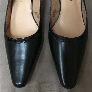 Karen Scoot sling back black size 10M